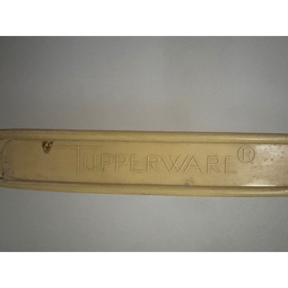 TUPPERWARE Vintage Rectangular Cake Taker Harvest Gold w/Handle/Lid Container - Picture 3 of 11